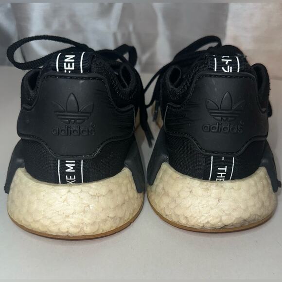 Used Adidas and MD boost black with gum sole - Picture 4 of 6
